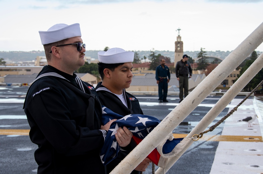Abraham Lincoln pulls out of San Diego