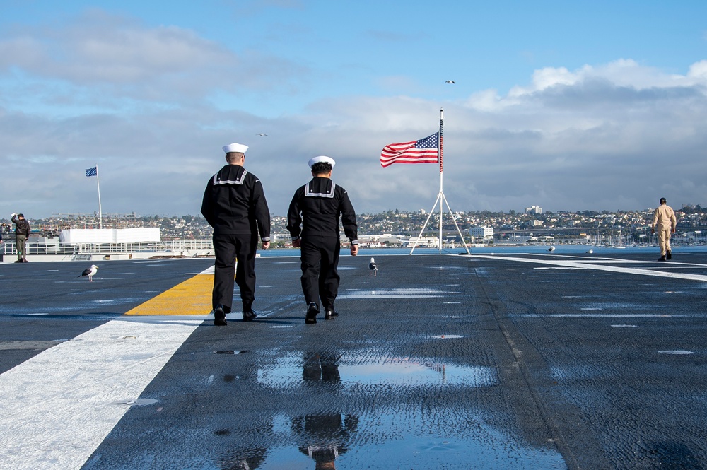 Abraham Lincoln pulls out of San Diego