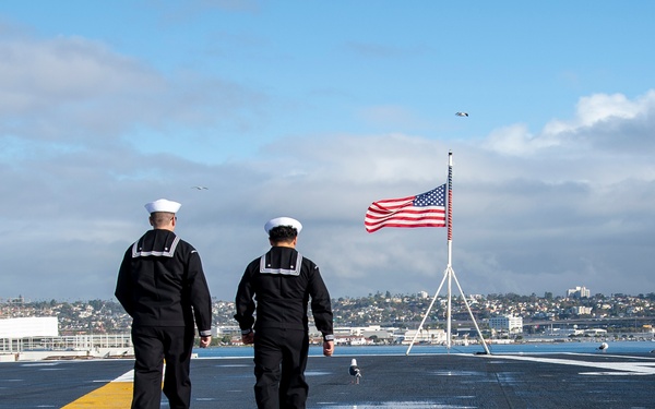 Abraham Lincoln pulls out of San Diego