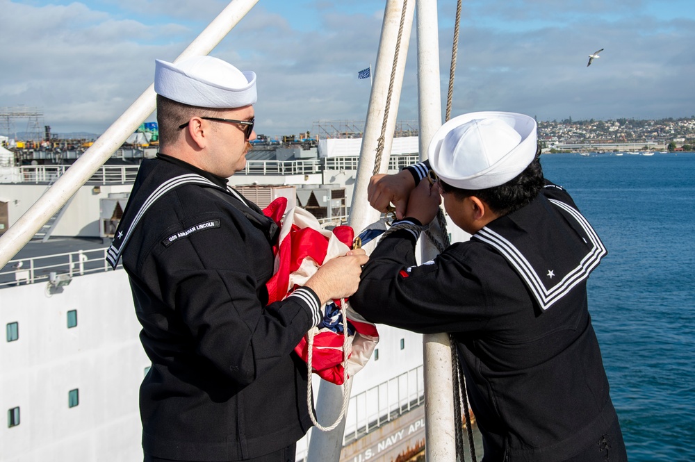 Abraham Lincoln pulls out of San Diego