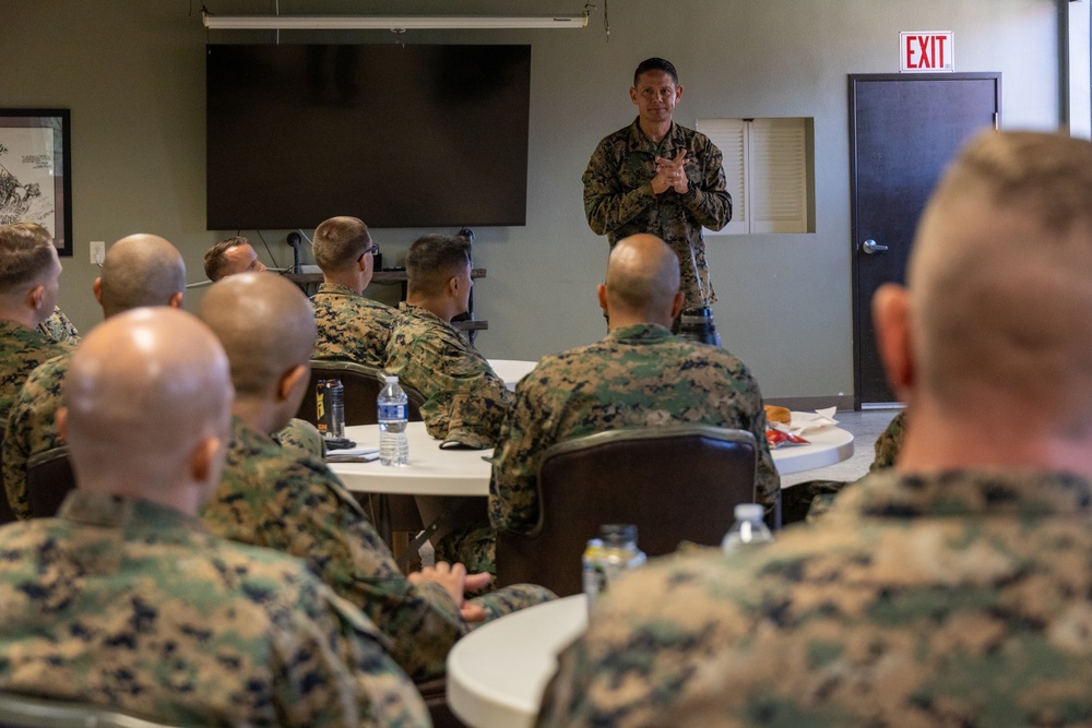 SMMC Ruiz visits MCB Camp Pendleton