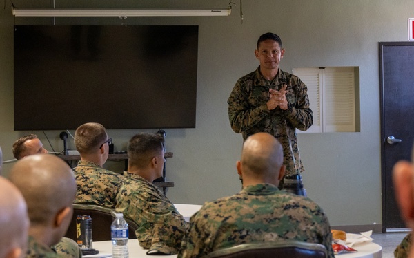 SMMC Ruiz visits MCB Camp Pendleton