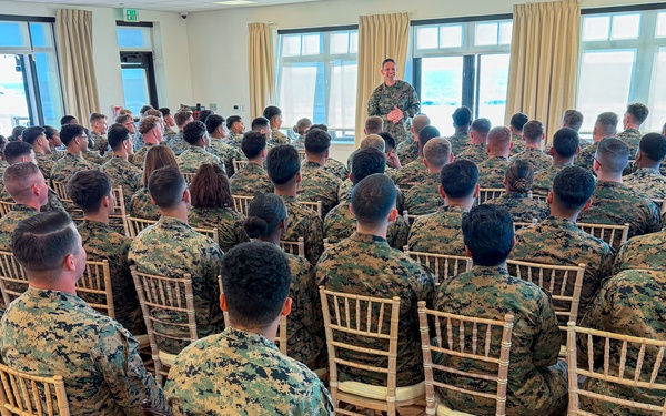 SMMC Ruiz visits MCB Camp Pendleton