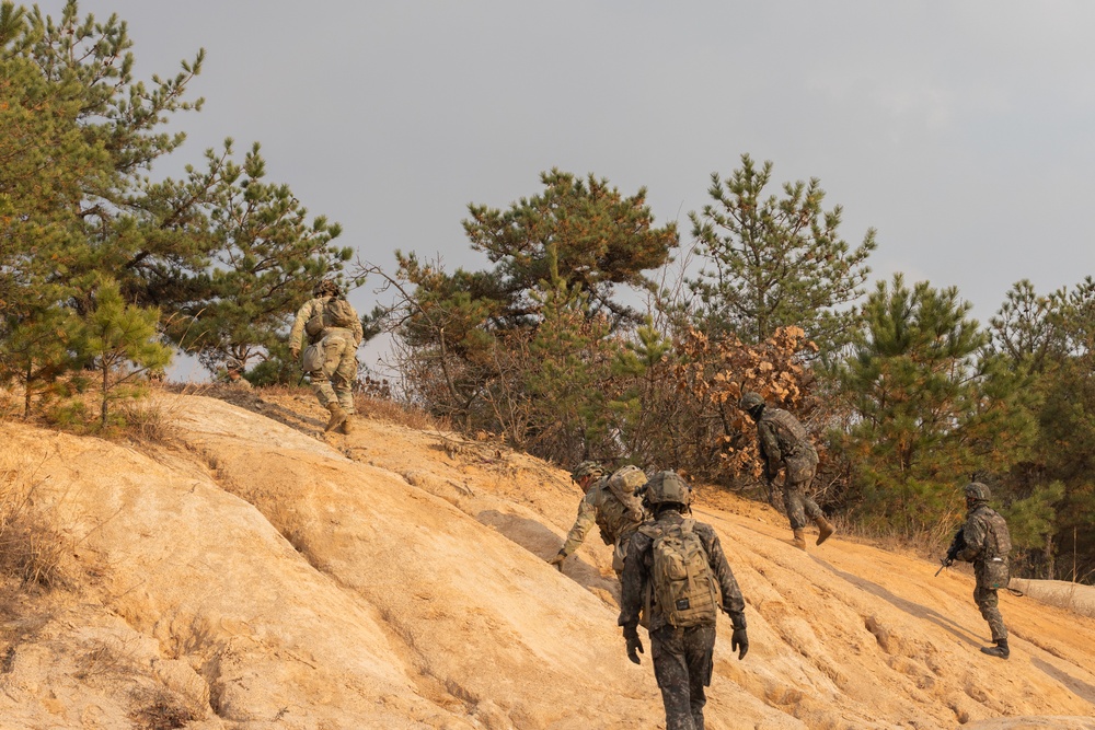C CO 4-9 Infantry Conducts Live Fire Exercise at Rodriguez Live Fire Complex