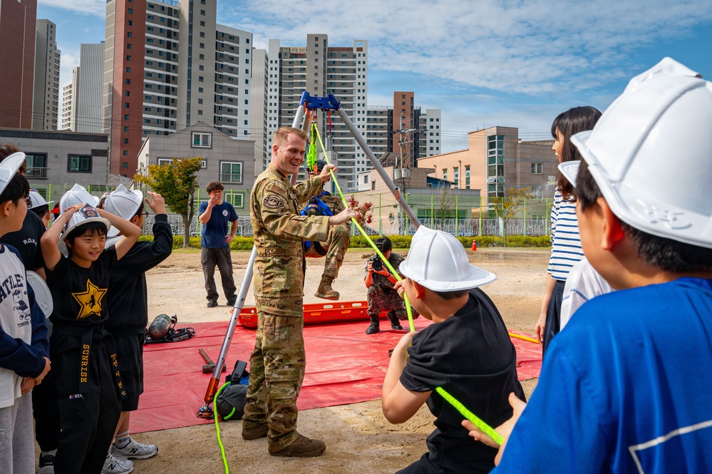 Wolf Pack sparks smart choices for Fire Prevention Week