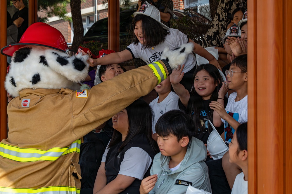 Wolf Pack sparks smart choices for Fire Prevention Week