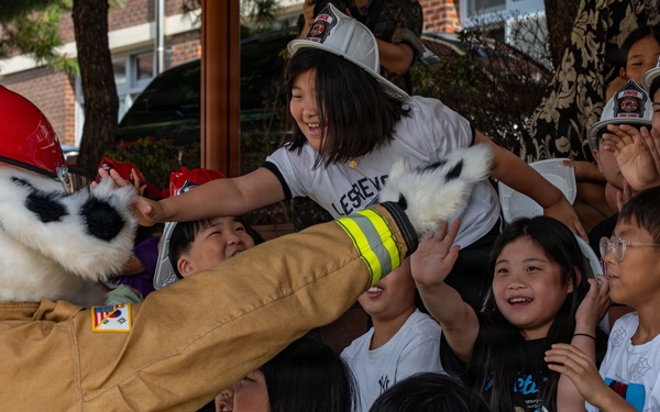 Wolf Pack sparks smart choices for Fire Prevention Week