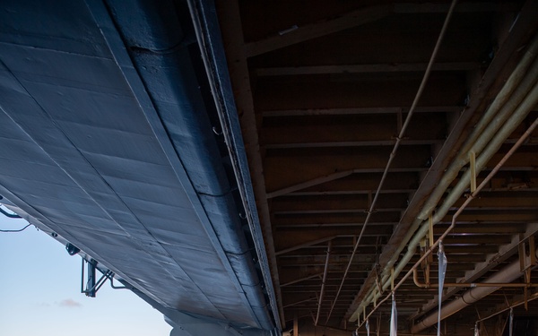 USS Essex conduct ballast testing while underway