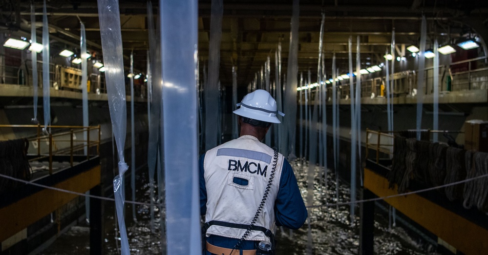 USS Essex conducts ballast testing underway