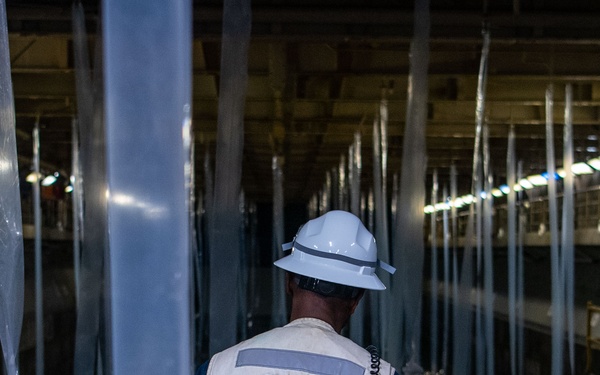 USS Essex conducts ballast testing underway