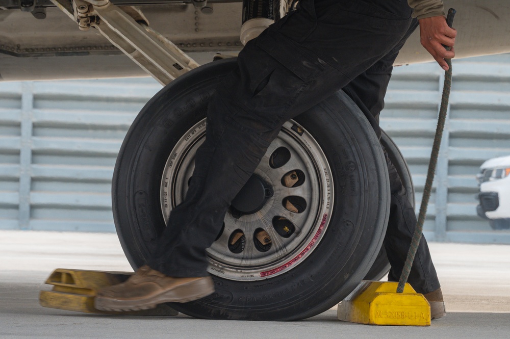 F-16’s refuel during Ferocious Falcon 6 exercise