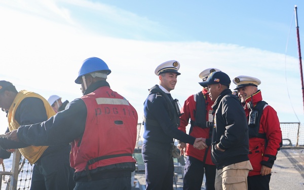 USS Paul Ignatius (DDG 117) arrives in Toulon Naval Base, France