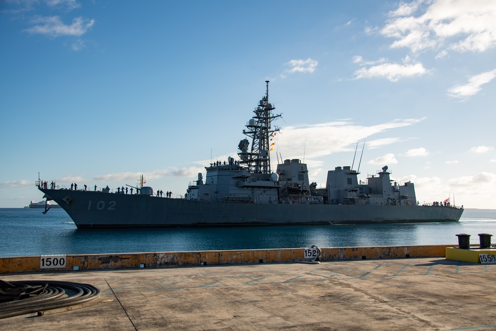JS Harusame (DD 102) pulls in to NSF Diego Garcia