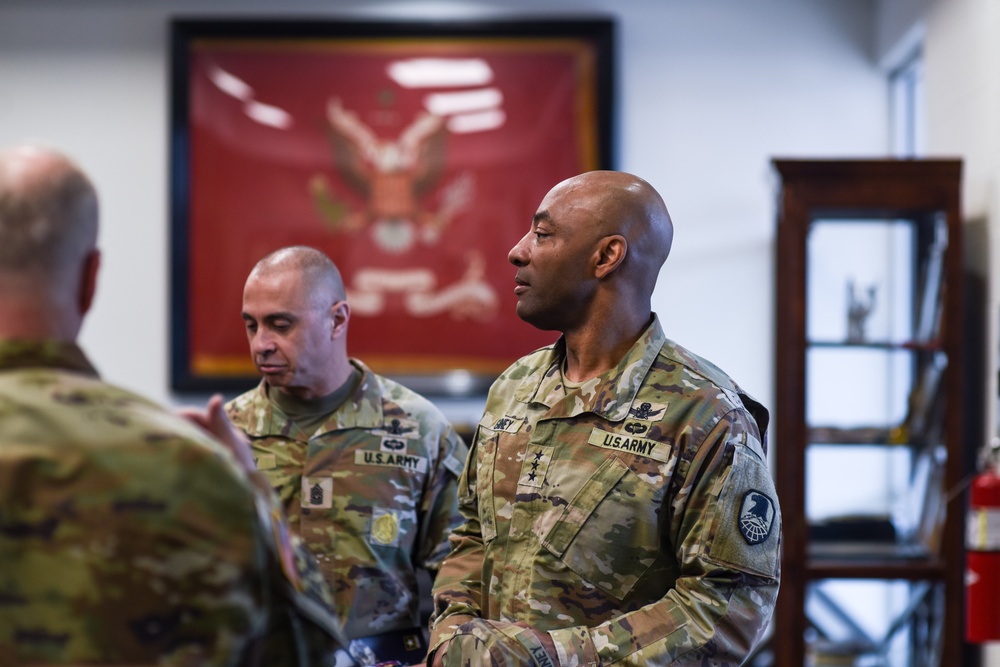 Lt. Gen. Sean A. Gainey Visits 263rd Army Air Defense Command