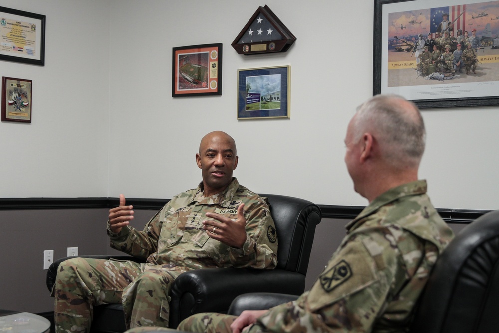 Lt. Gen. Sean A. Gainey Visits 263rd Army Air Defense Command