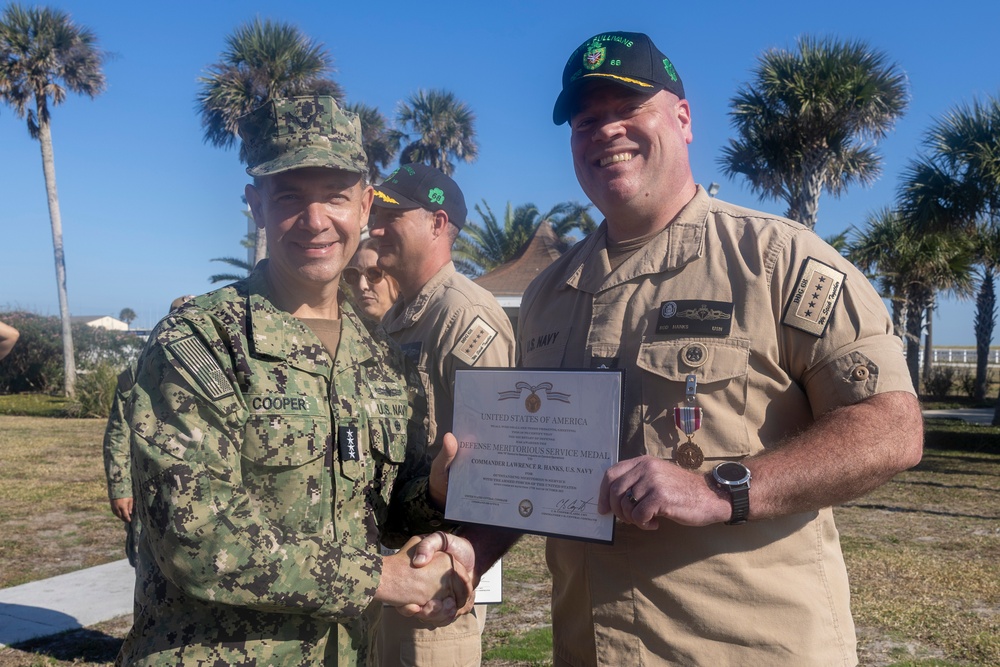 Adm. Brad Cooper, Presents Joint Awards with “R” Device to USS The Sullivans (DDG 68)