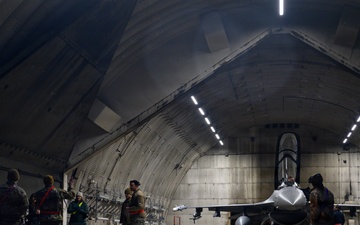 480th FGS spouses experience a day-in-the-life of Warhawk maintainers