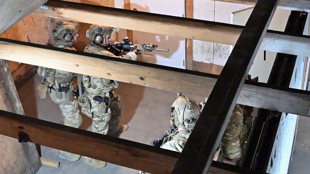 Coast Guard Maritime Security Response Team – East conducts close quarters combat training