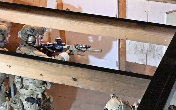 Coast Guard Maritime Security Response Team – East conducts close quarters combat training