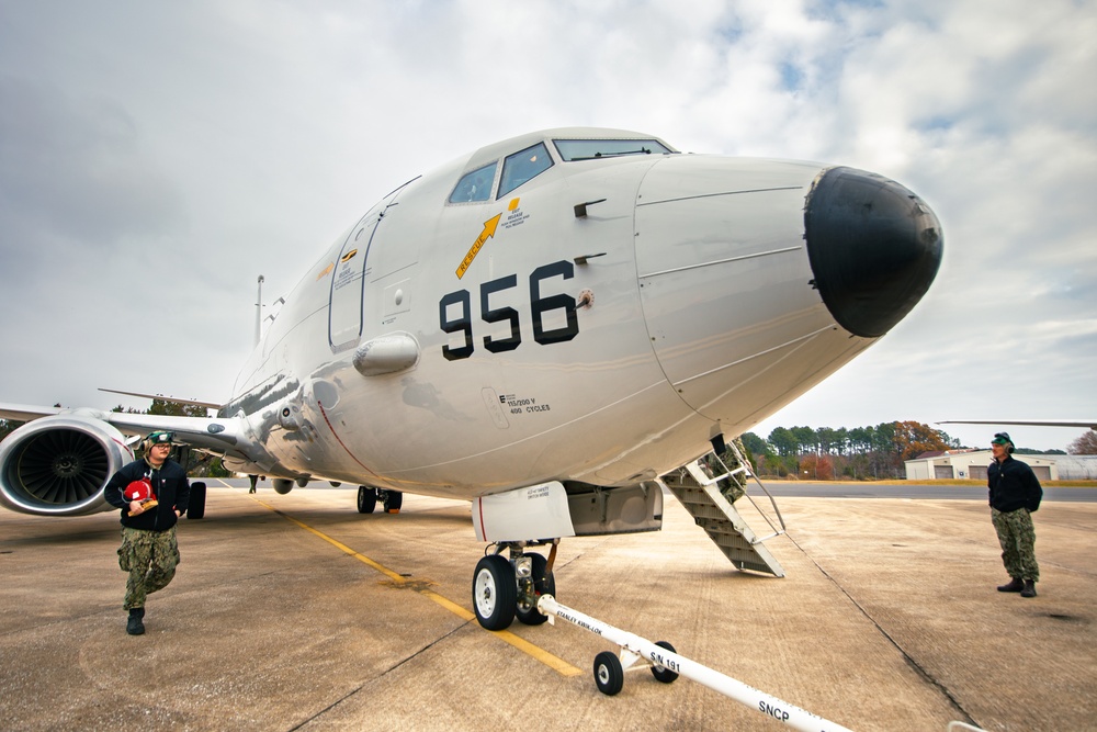 VX-1 conducts flight operations