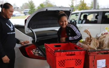 Commissaries encourage patrons to take advantage of holiday schedule for more savings, convenient shopping