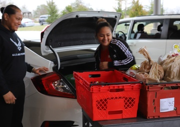 Commissaries encourage patrons to take advantage of holiday schedule for more savings, convenient shopping