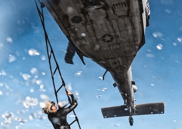 EODMU-11 Conducts Helicopter Casting Training