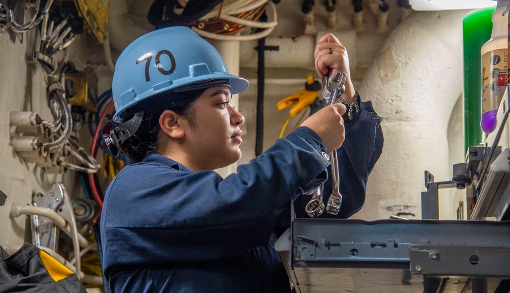 USS Carl Vinson (CVN 70) Shipboard Operations