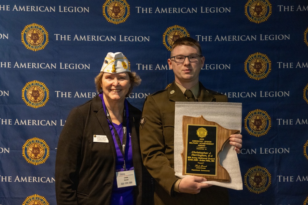 Service beyond the uniform: Minnesota National Guard Soldiers honored by American Legion