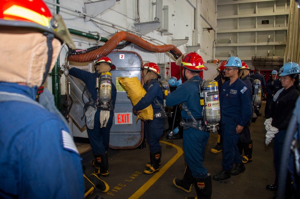 USS Carl Vinson (CVN 70) Shipboard Operations