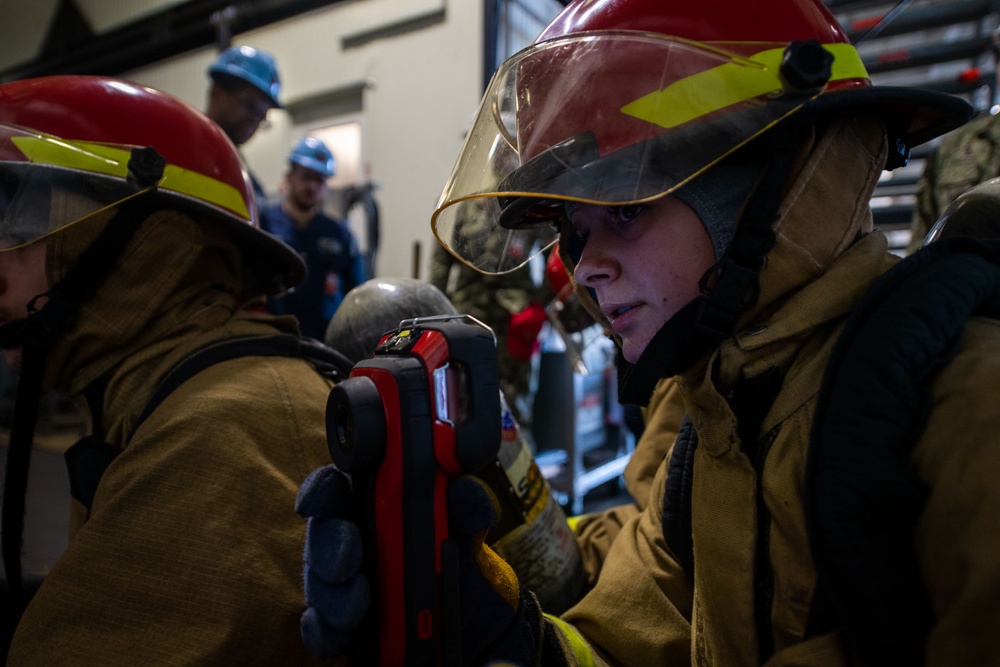 USS Carl Vinson (CVN 70) Shipboard Operations