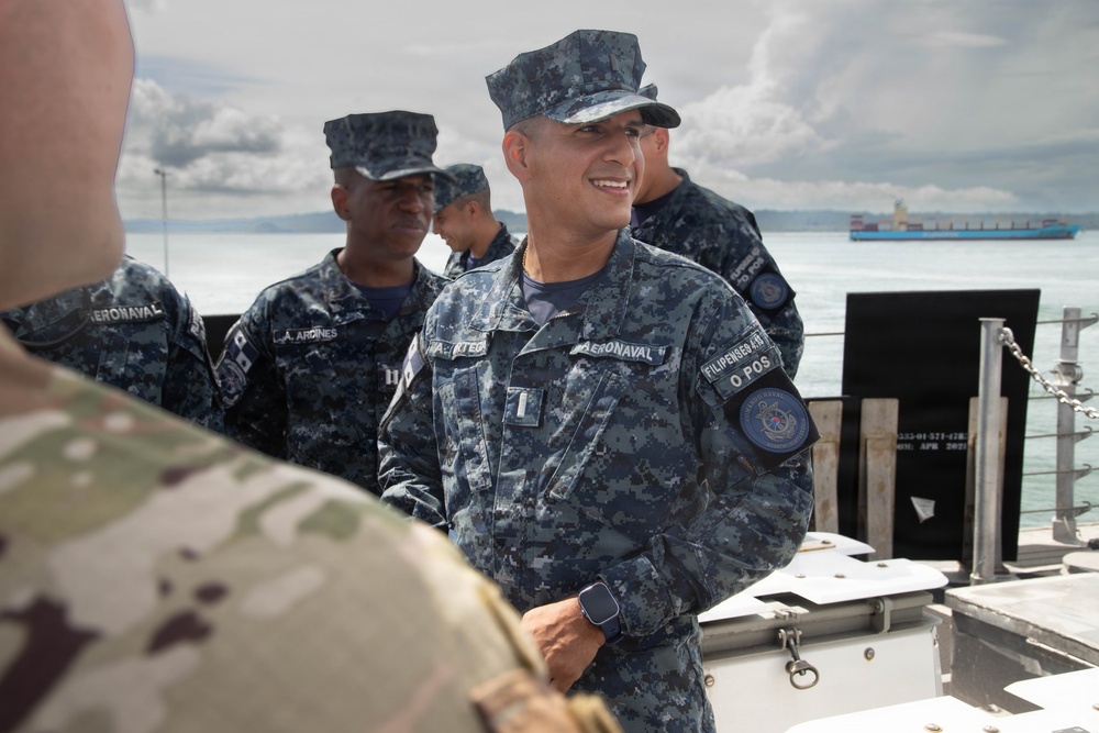 U.S.S. Pierre Passes Through Panama Canal with Servicio Nacional Aeronaval