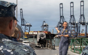 U.S.S. Pierre Passes Through Panama Canal with Servicio Nacional Aeronaval