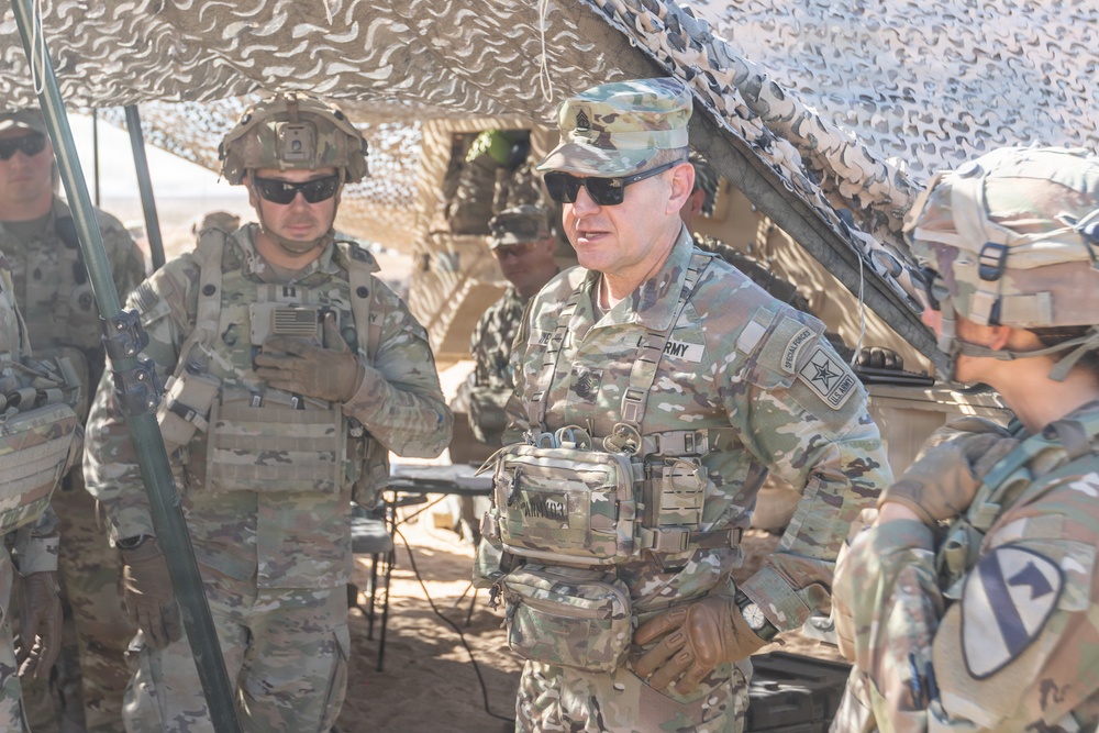 Sergeant Major of the Army Michael R. Weimer visits Black Jack at NTC 26-02