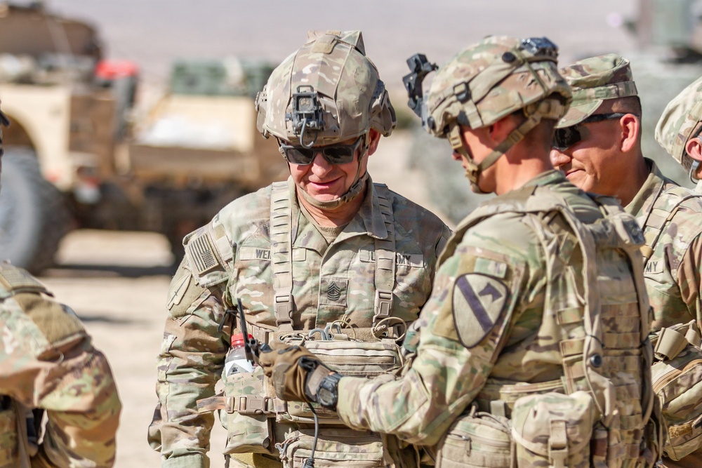 Sergeant Major of the Army Michael R. Weimer visits Black Jack at NTC 26-02