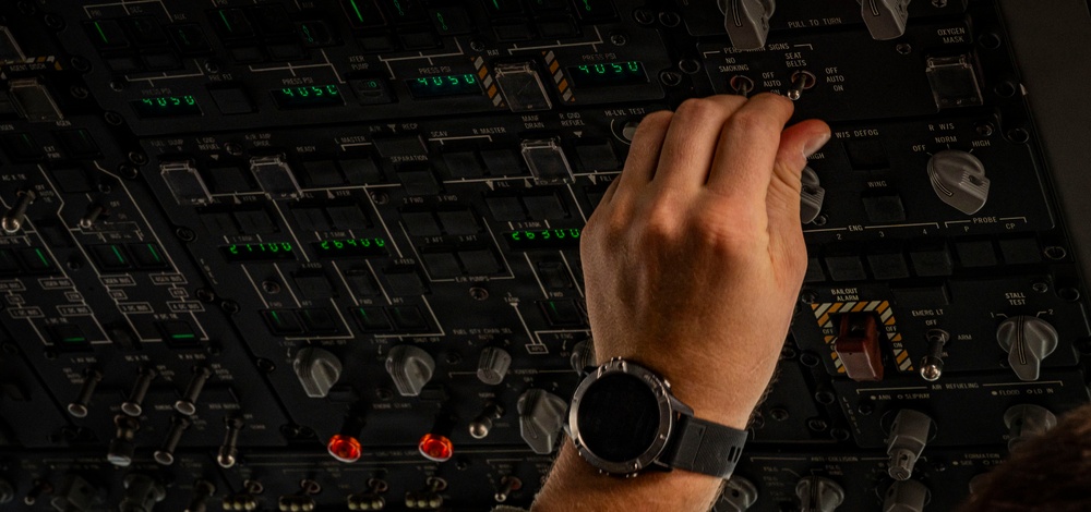 14th Airlift Squadron Conducts Air Refueling Training