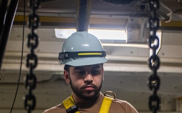 Ronald Reagan Sailors Conduct Maintenance