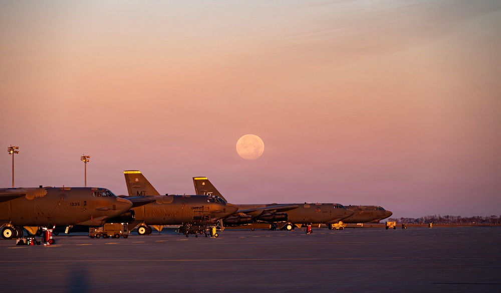 B-52s ready, day and night