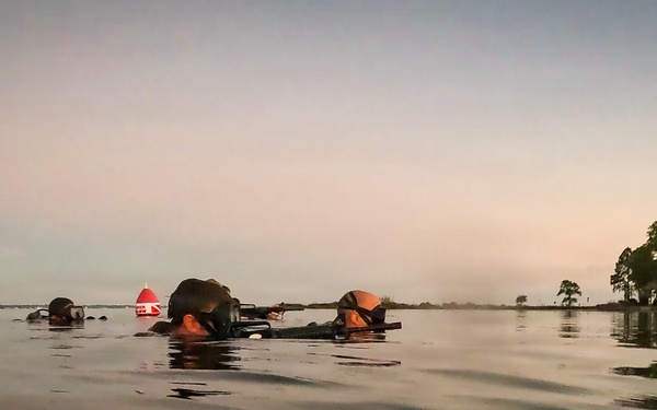 7th Special Forces Group (Airborne) dive team conducts training