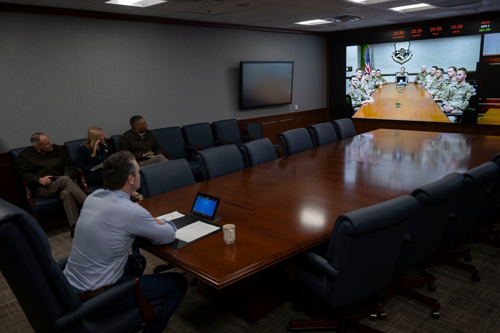 SW Hosts Holiday Morale Calls for Deployed Troops