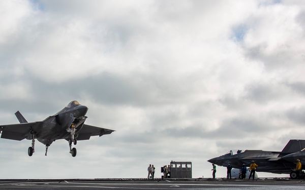 Abraham Lincoln conducts flight operations