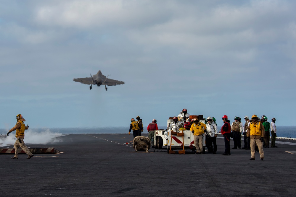 Abraham Lincoln conducts flight operations