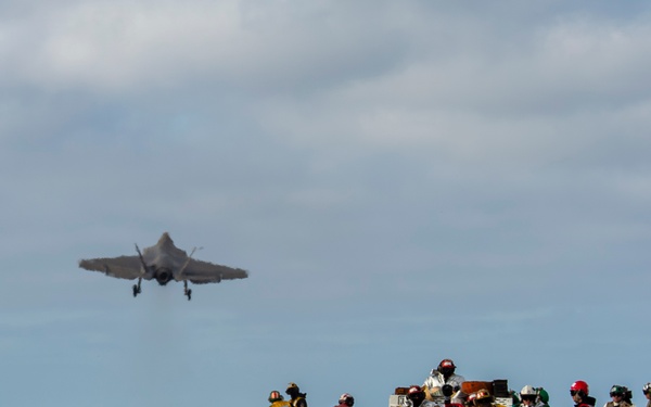 Abraham Lincoln conducts flight operations