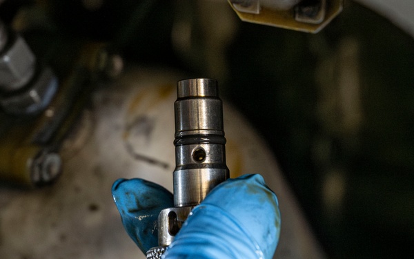U.S. Airmen and Marines conduct joint refuel at Kunsan AB