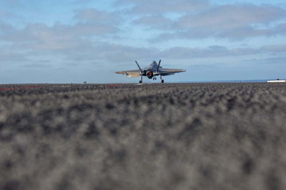 Abraham Lincoln conducts flight operations