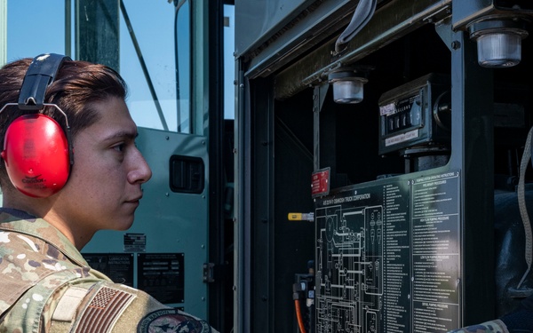 U.S. Airmen conduct refueling and post-flight maintenance at Kunsan AB