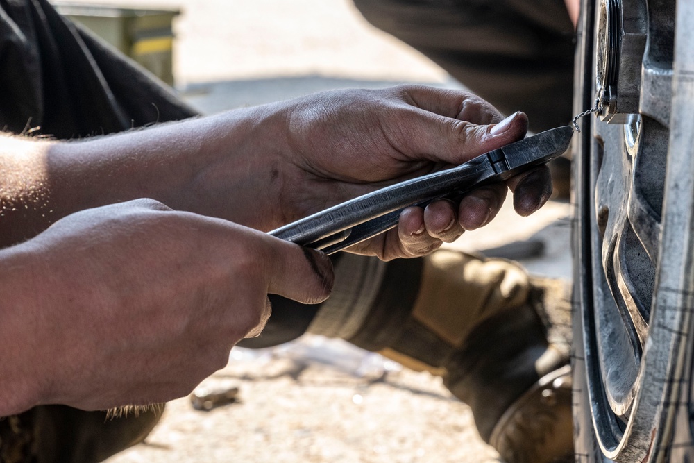 U.S. Airmen conduct refueling and post-flight maintenance at Kunsan AB