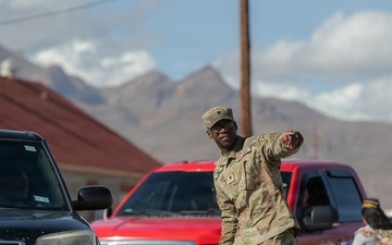 ASYMCA of El Paso, volunteers distribute holiday meals at Fort Bliss