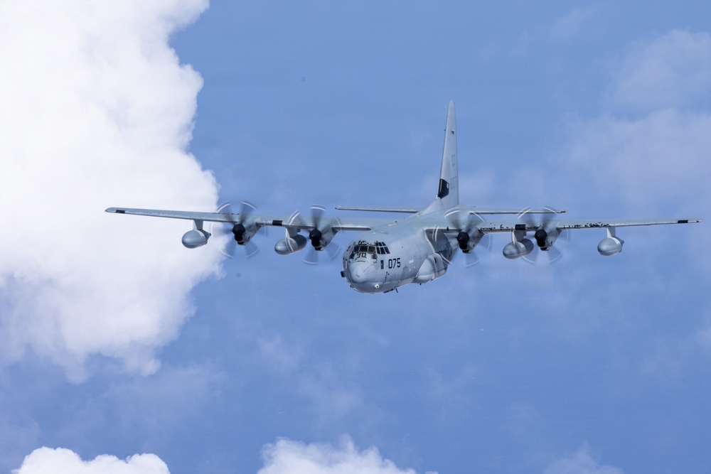 VMM-262 fly to Philippines for Foreign Disaster Relief