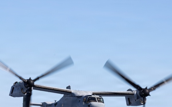 VMM-262 fly to Philippines for Foreign Disaster Relief